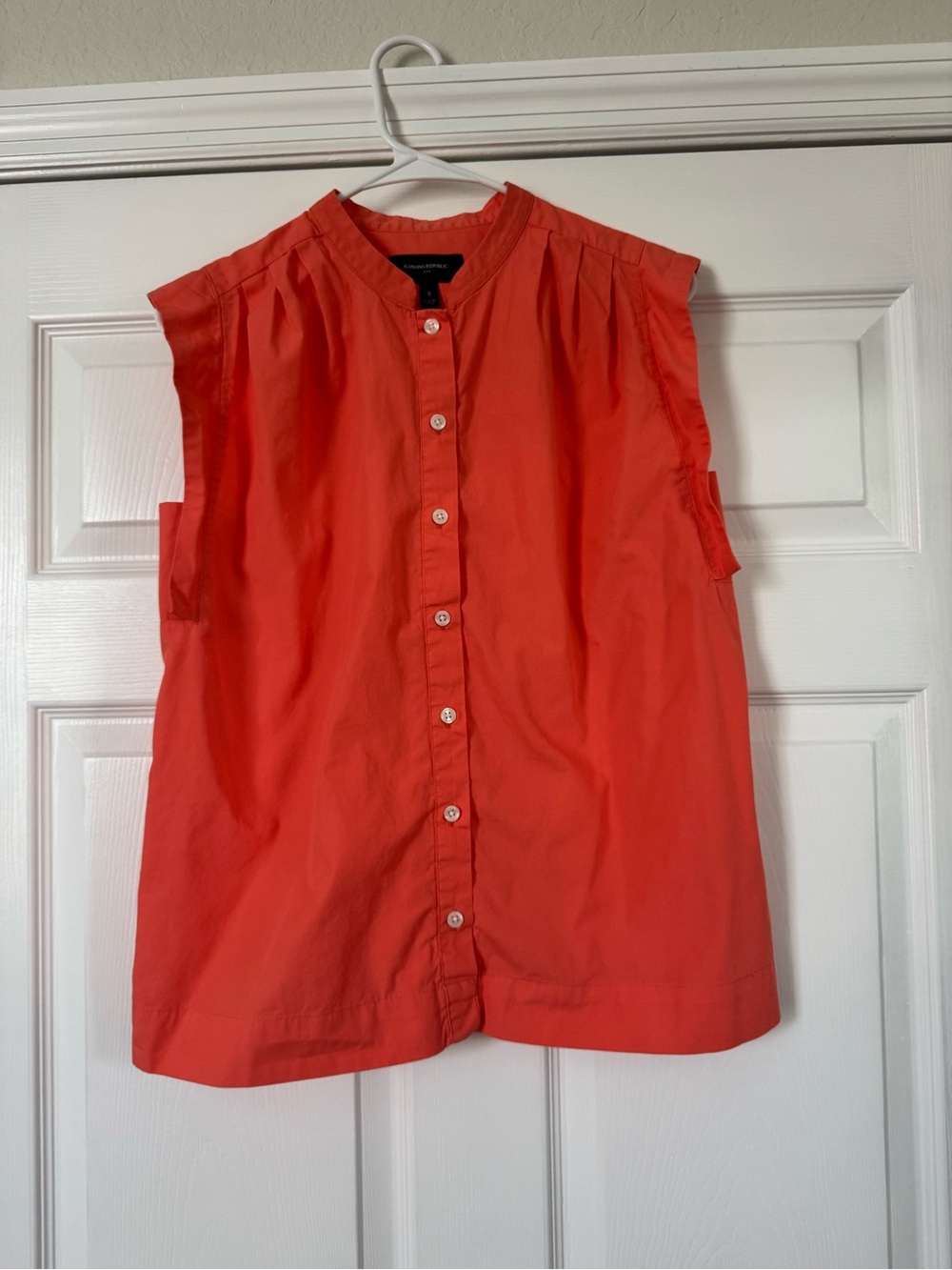 Banana Republic Coral Mandarin-Collar Sleeveless Button Front Top